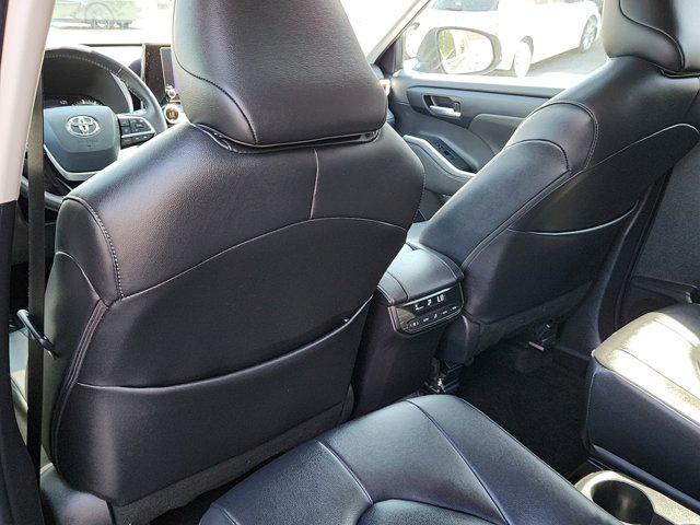 2024 Toyota Highlander XLE photo 22