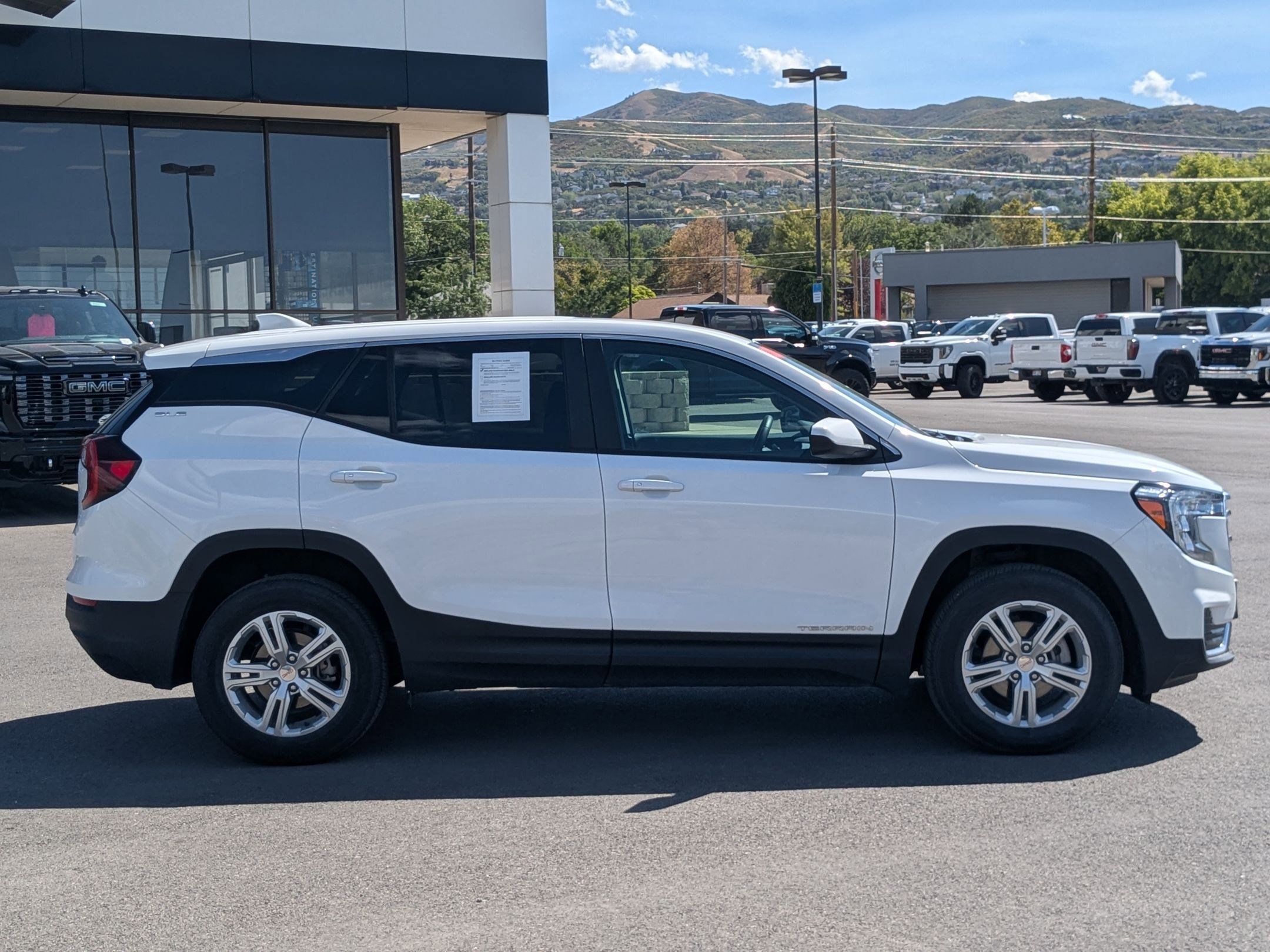 2024 Gmc Terrain SLE photo 5