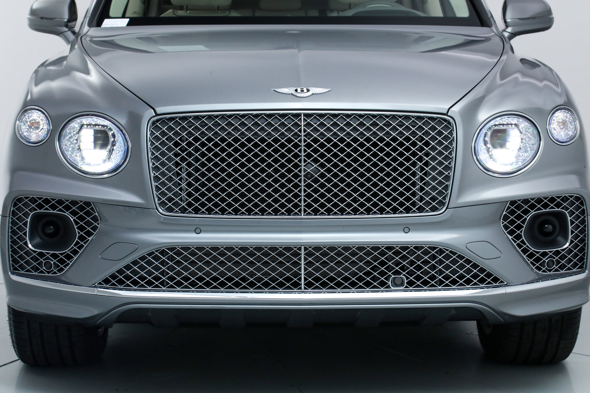2022 Bentley Bentayga V8 First Edition photo 9