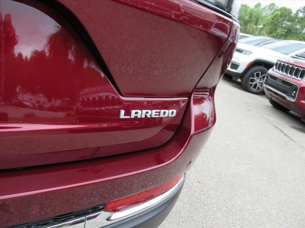 2025 Jeep Grand Cherokee Laredo X photo 6