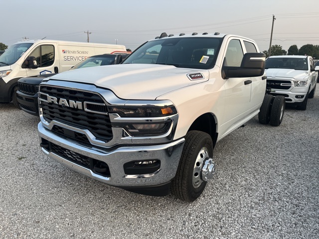 2026 Ram 3500 Tradesman photo 2