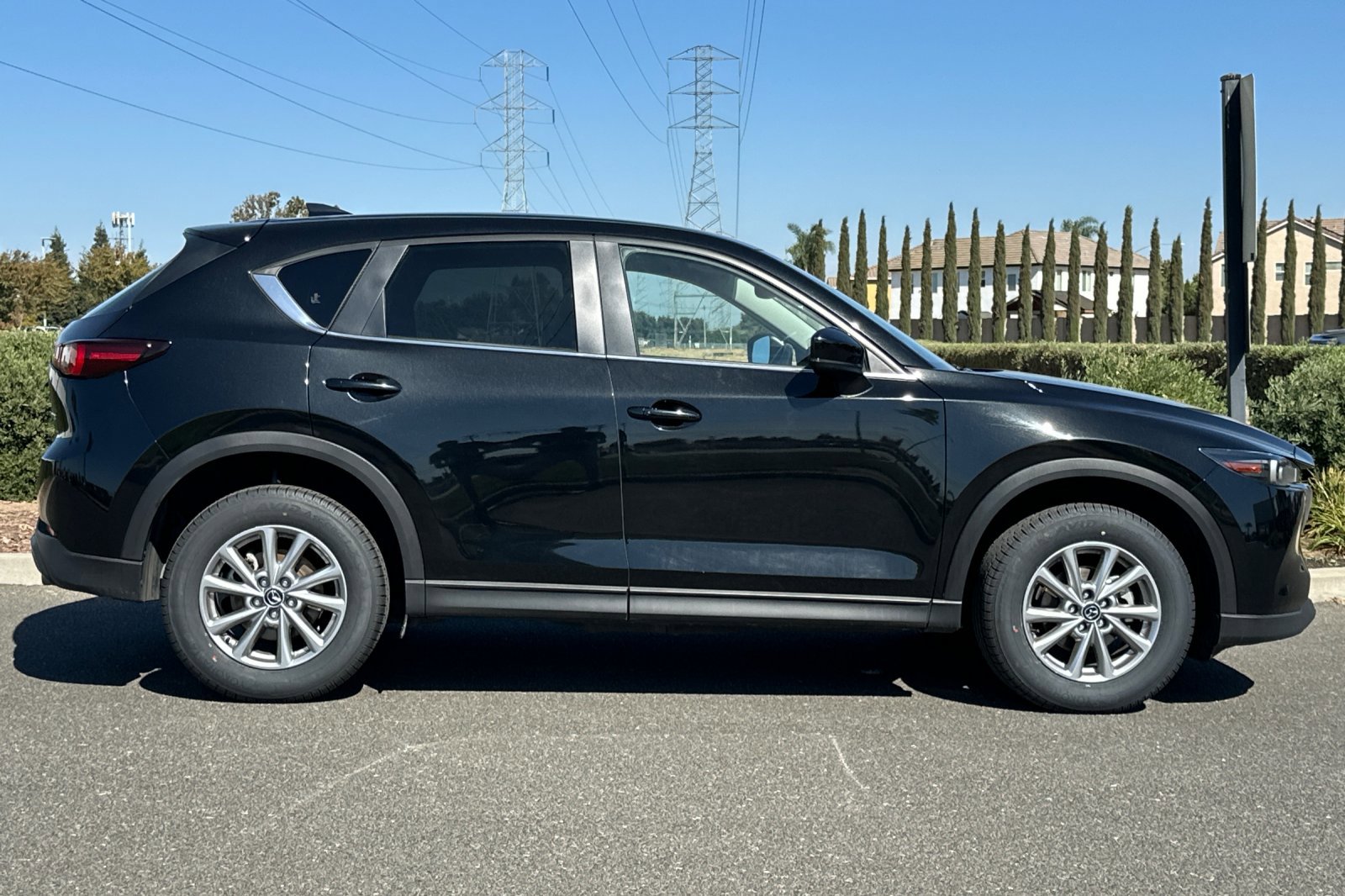 2023 Mazda CX-5 2.5 S Preferred photo 2