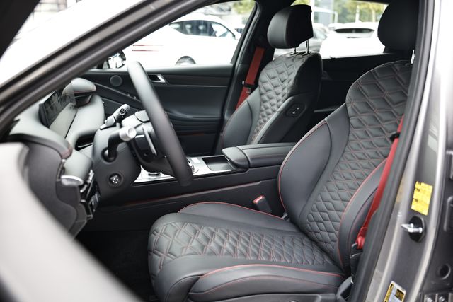 2025 Genesis G80 3.5T Sport Prestige photo 23