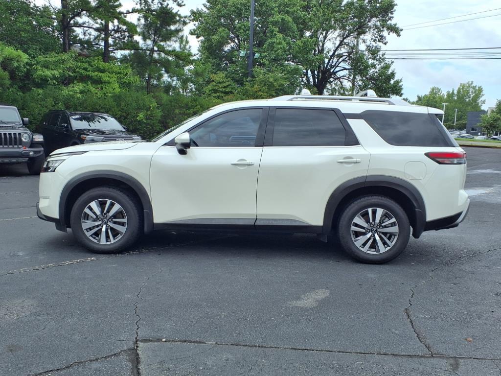 2023 Nissan Pathfinder SL photo 17