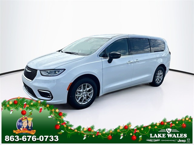 2026 Chrysler Pacifica photo 2