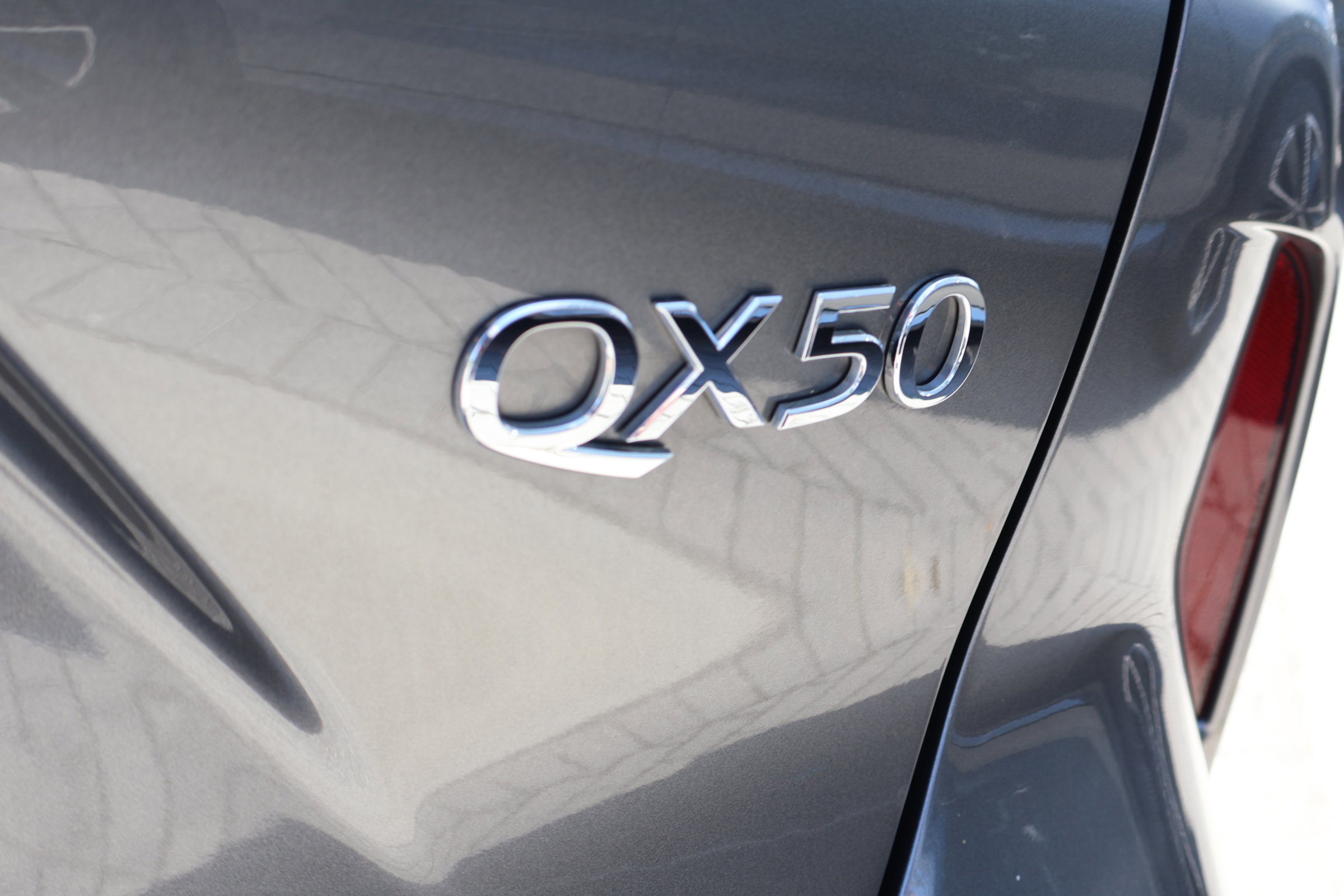 2021 Infiniti QX50 Essential photo 8