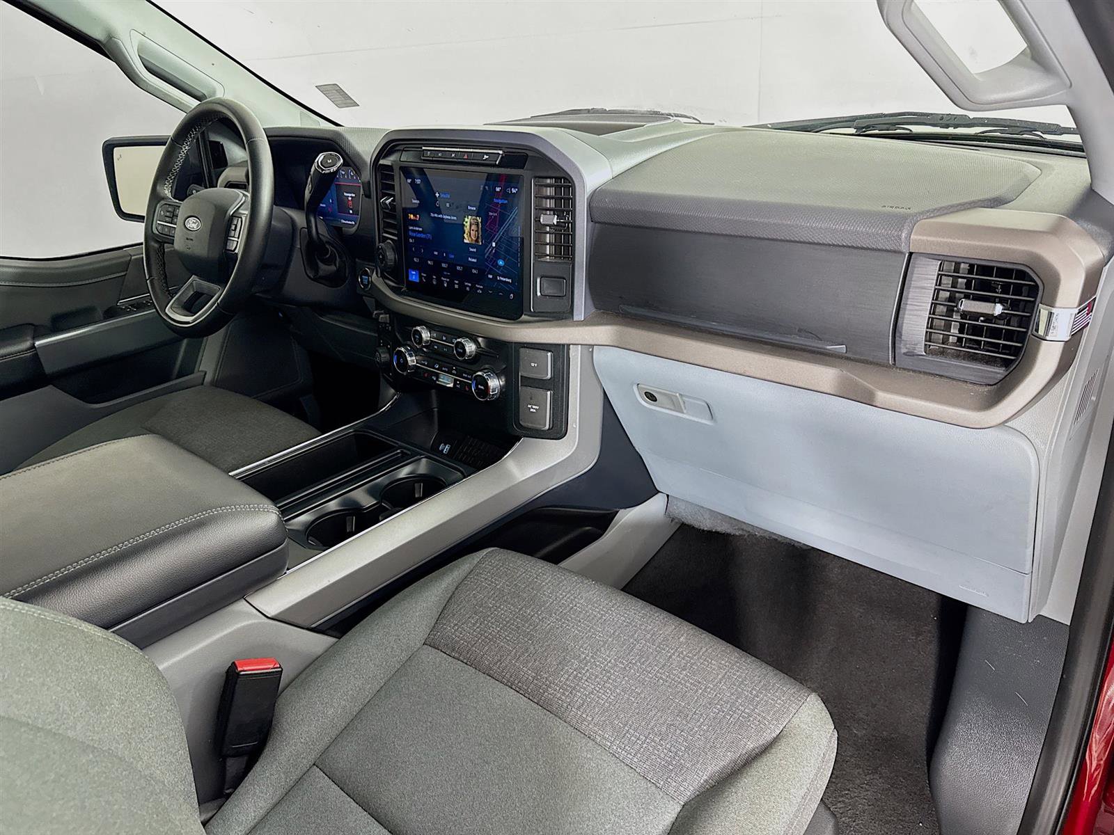 2024 Ford F-150 XLT photo 27