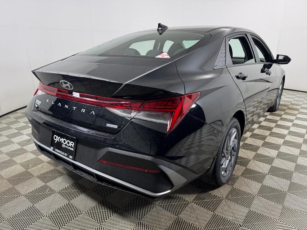 2025 Hyundai Elantra Hybrid photo 2