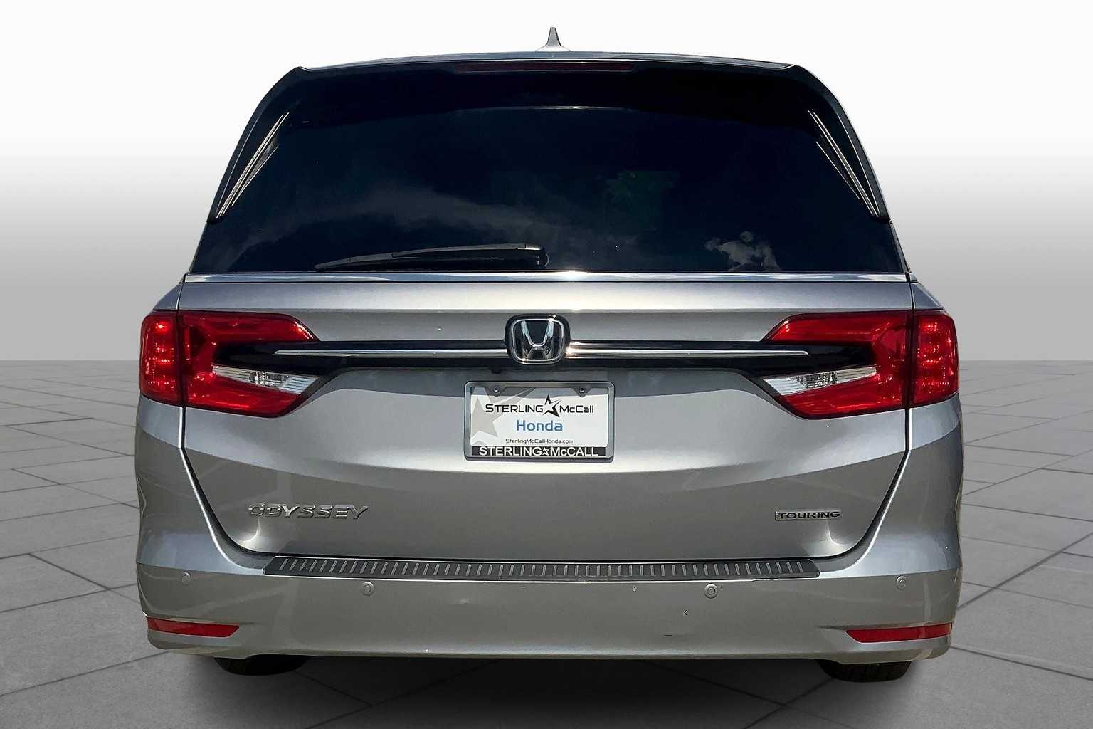 2023 Honda Odyssey Touring photo 4