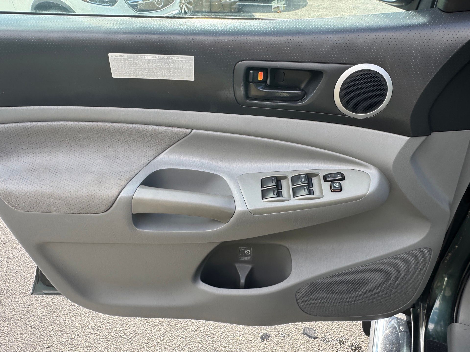 2011 Toyota Tacoma Base 4x4 photo 4