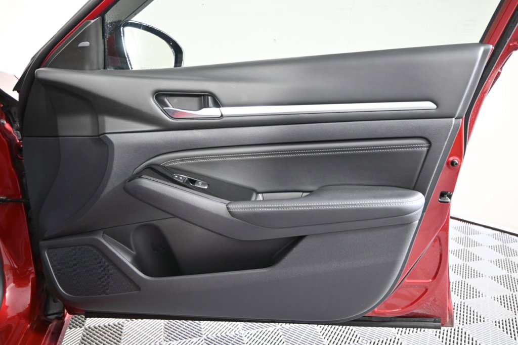 2020 Nissan Altima 2.5 SV photo 12