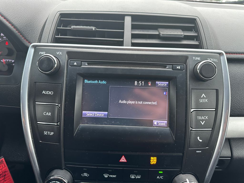 2017 Toyota Camry SE photo 13