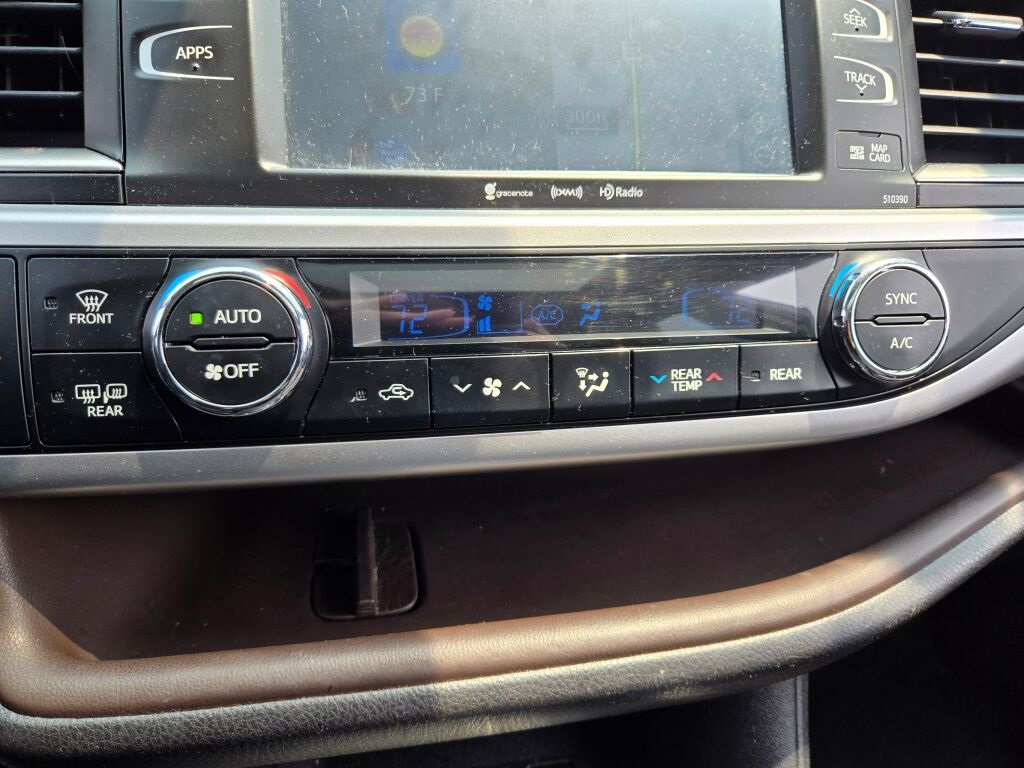 2019 Toyota Highlander XLE photo 27