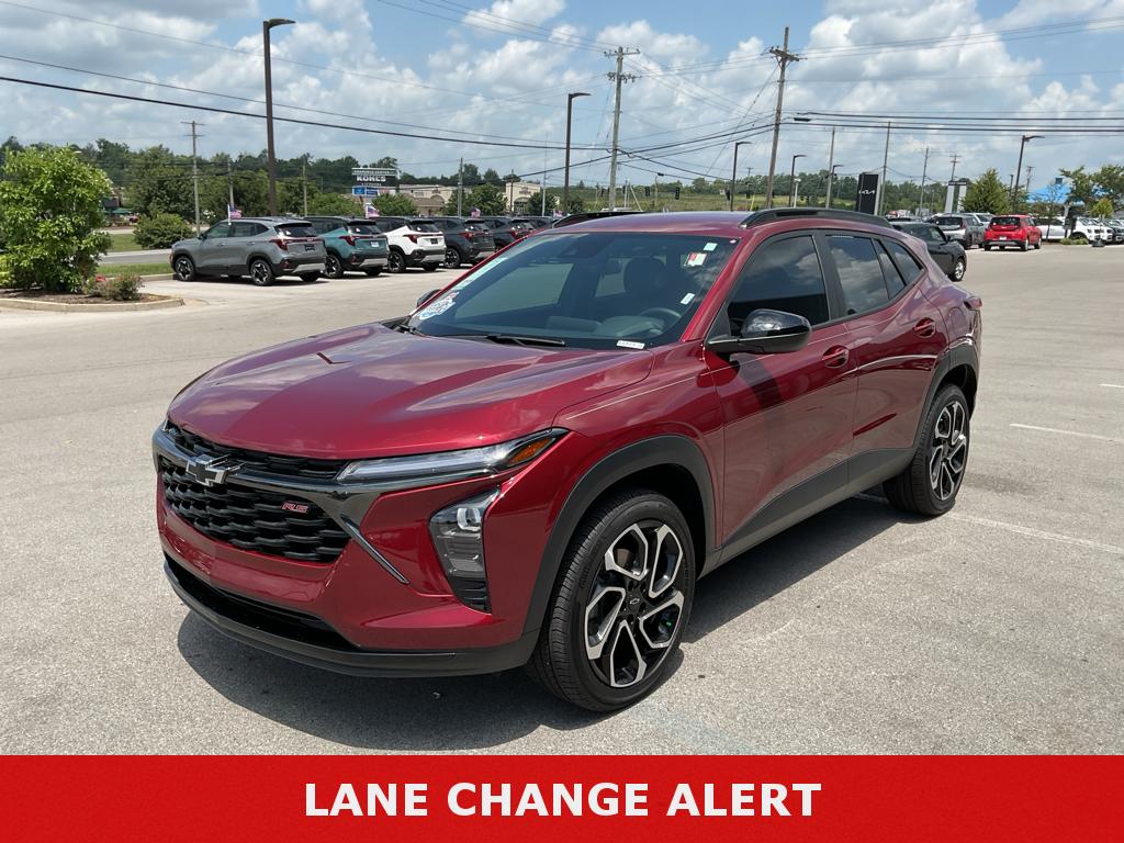 2024 Chevrolet Trax photo 2