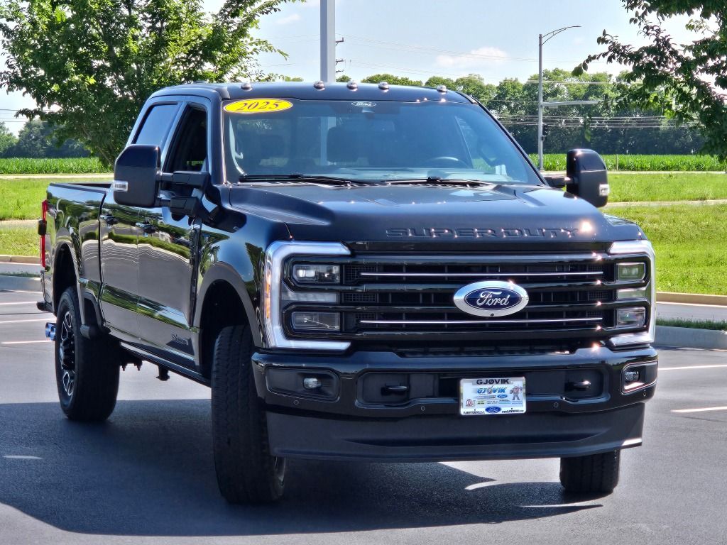 2025 Ford F-250 Platinum photo 4