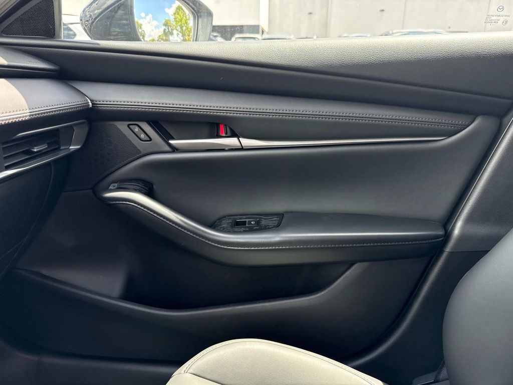 2025 Mazda Mazda3 2.5 Select Sport photo 24