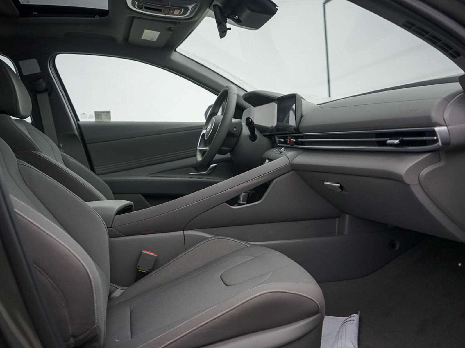2025 Hyundai Elantra SEL Convenience photo 8