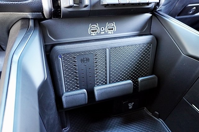 New 2026 Bright White Clear-Coat Exterior Paint RAM Big Horn/Lone Star image 36