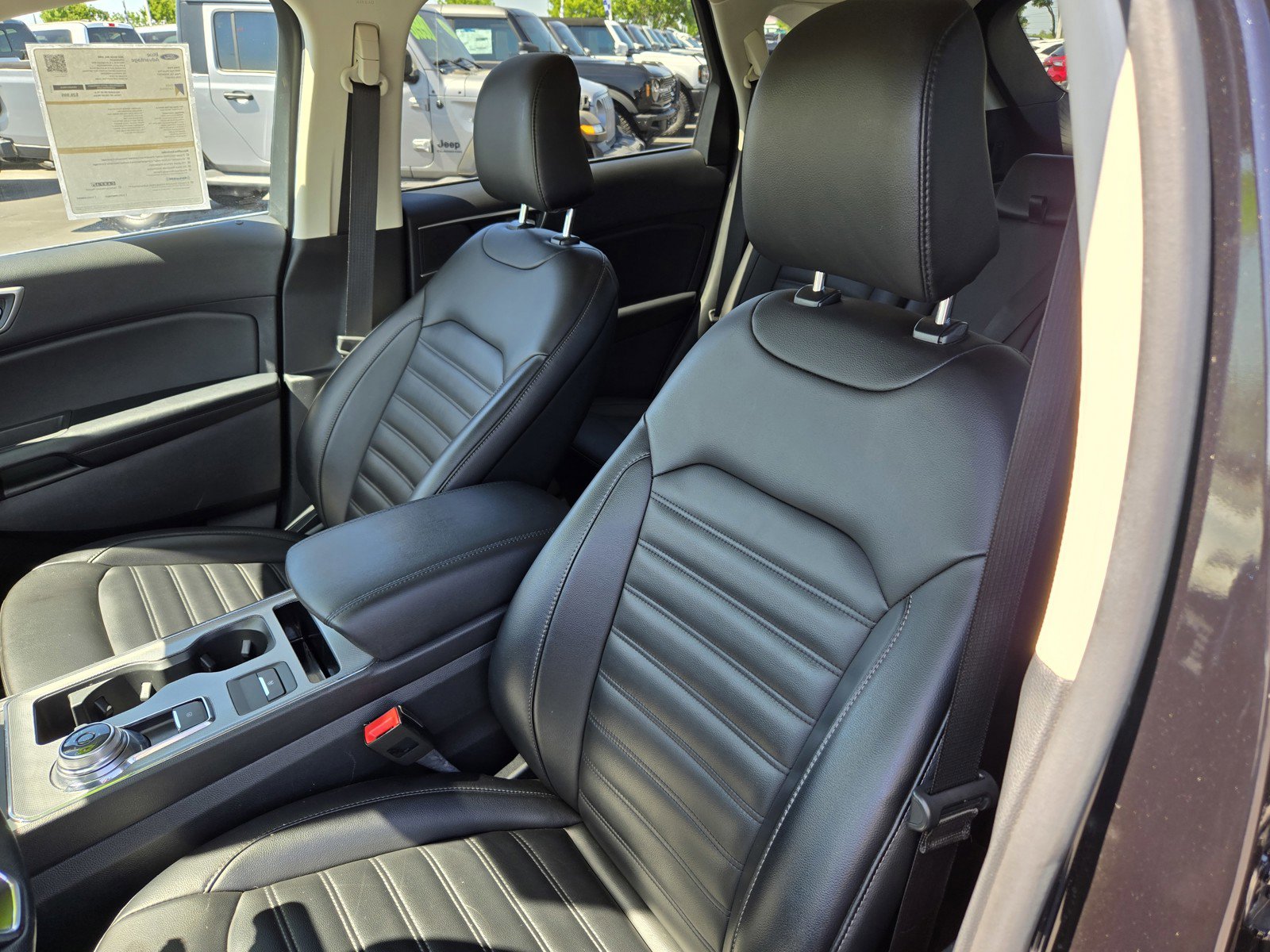 2022 Ford Edge SEL photo 17