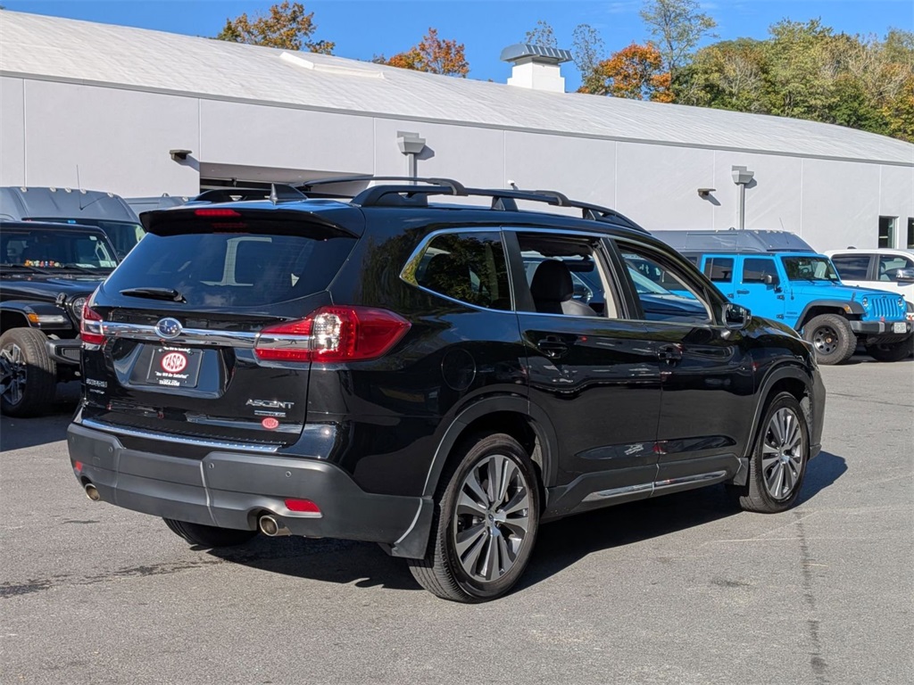 2022 Subaru Ascent Limited photo 3