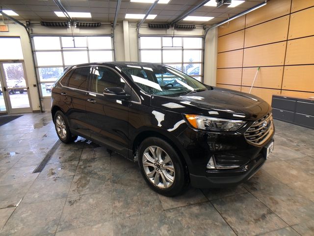2024 Ford Edge Titanium's photo
