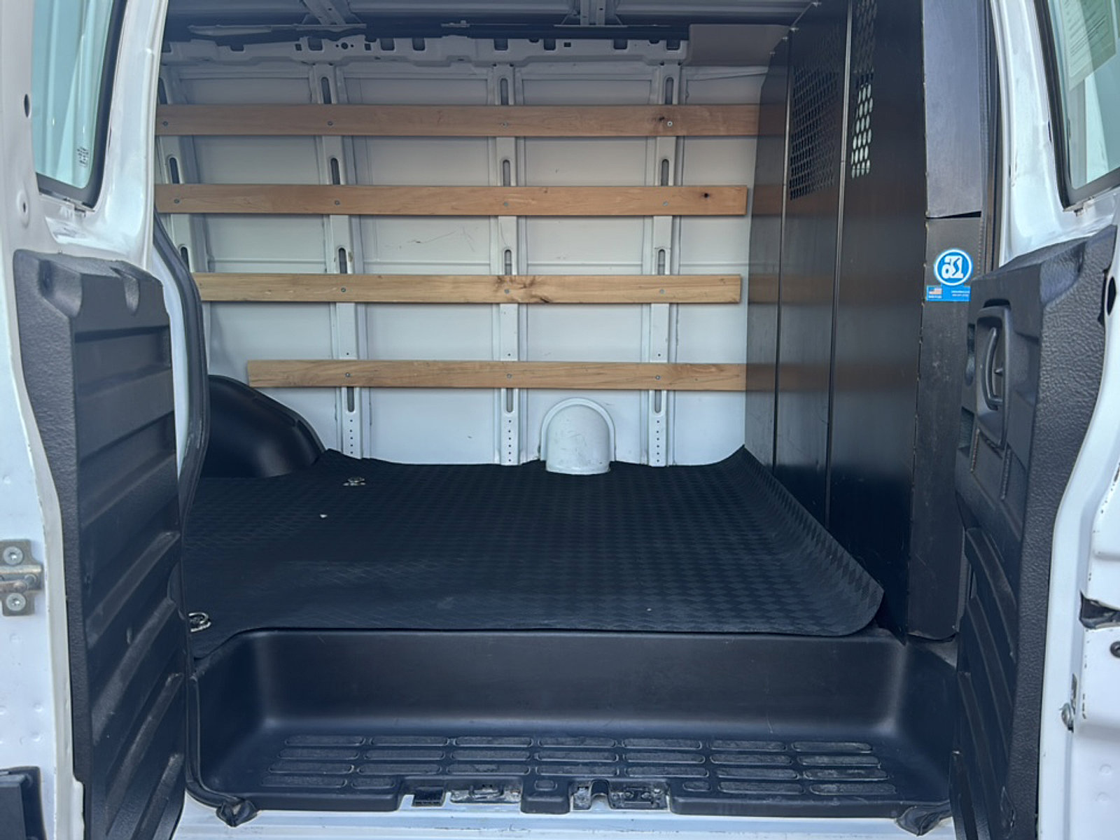 2023 Gmc Savana 2500 Cargo photo 17