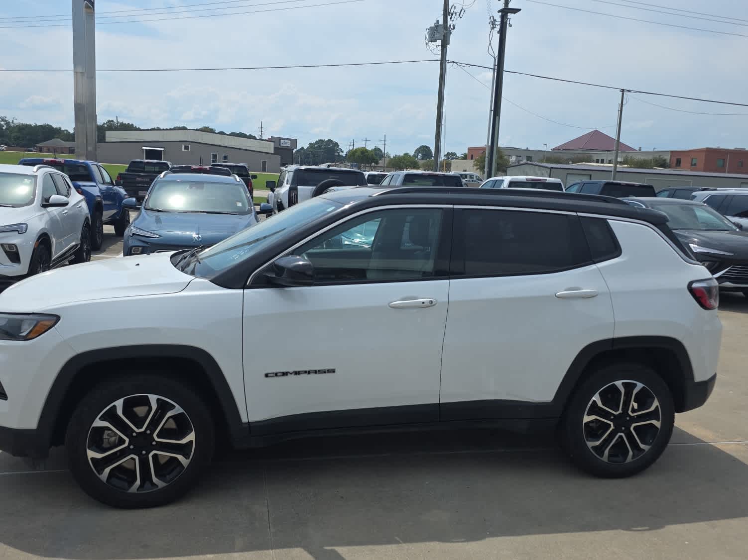 2023 Jeep Compass Limited photo 3
