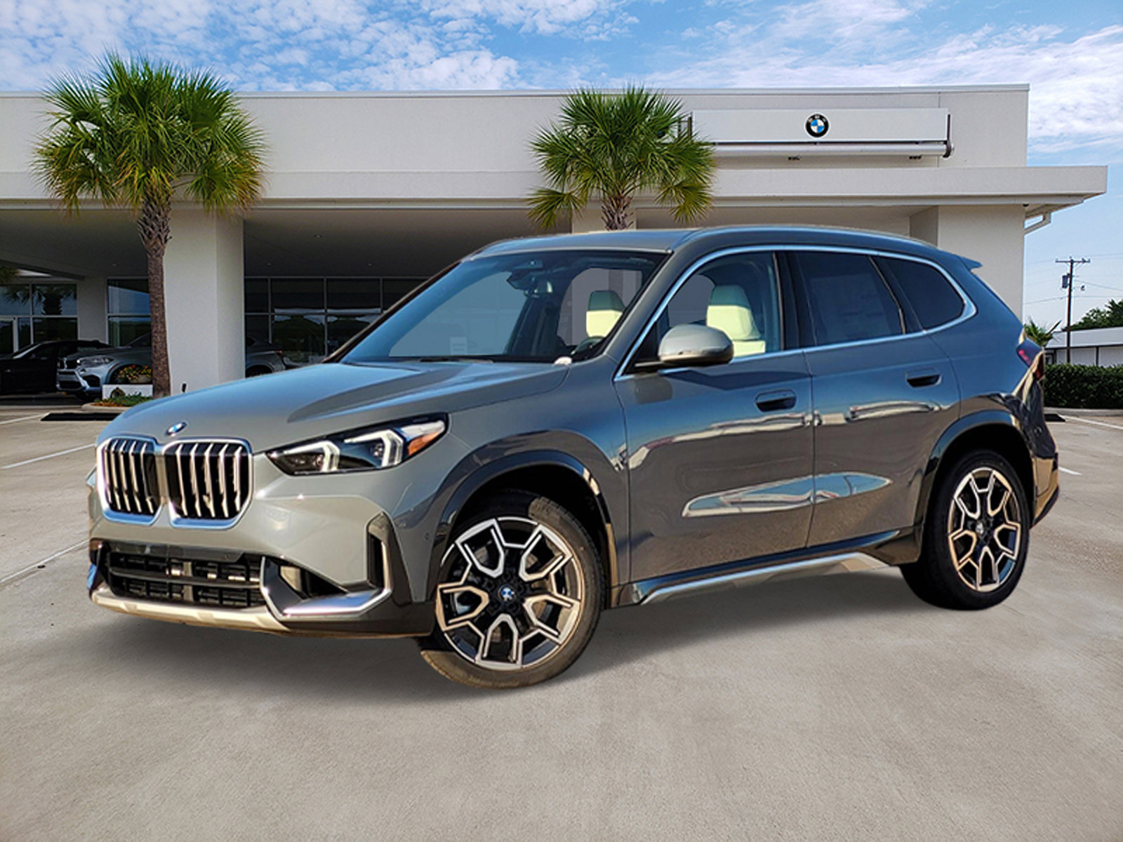 2026 BMW X1 28i's photo