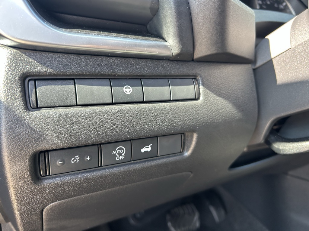 2024 Nissan Rogue SV photo 14