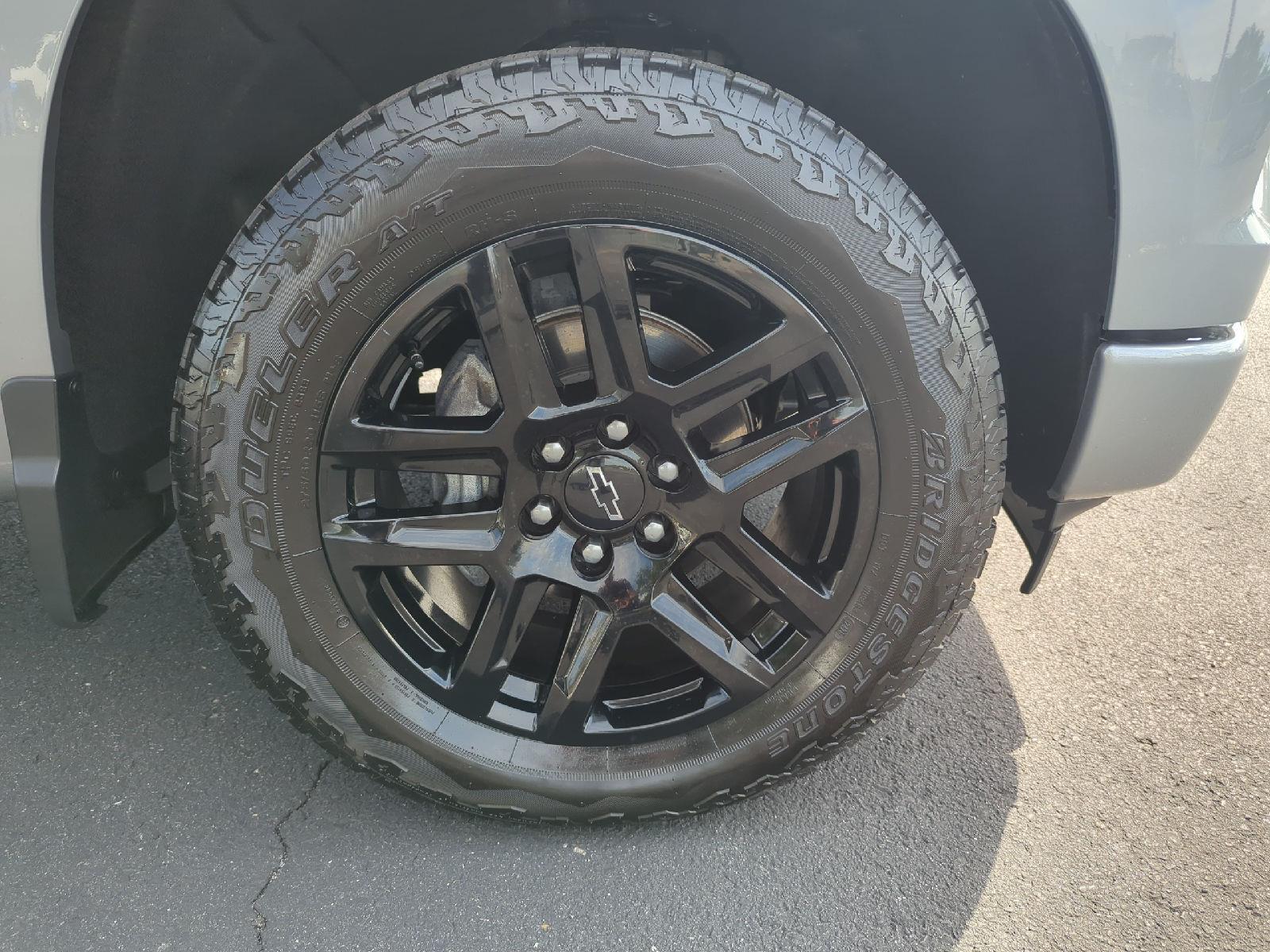 2023 Chevrolet Silverado 1500 RST photo 19