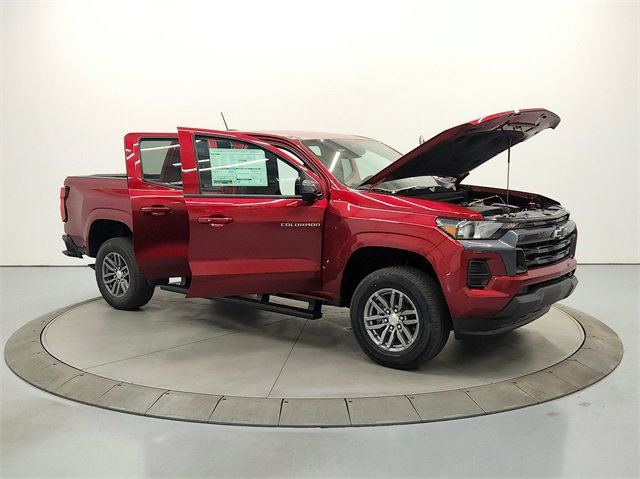 2026 Chevrolet Colorado LT photo 9