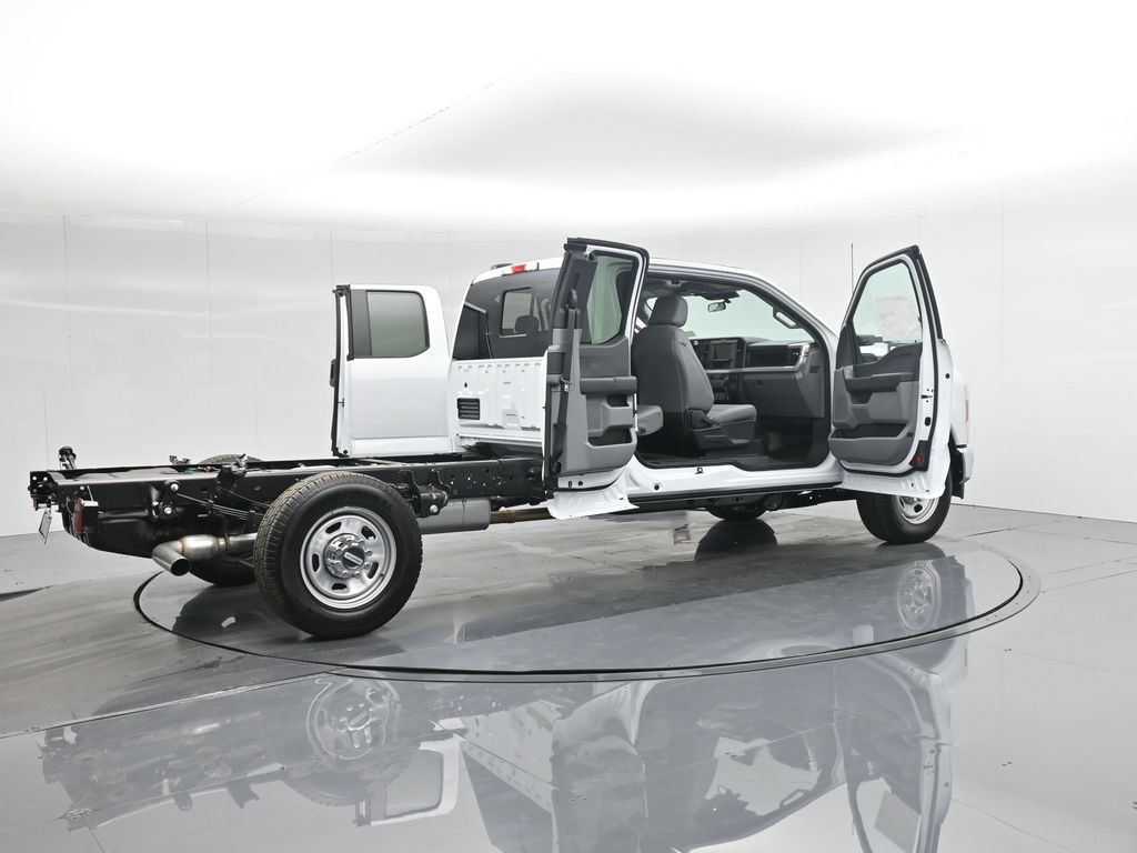 2025 Ford F-350 Super Duty XL
