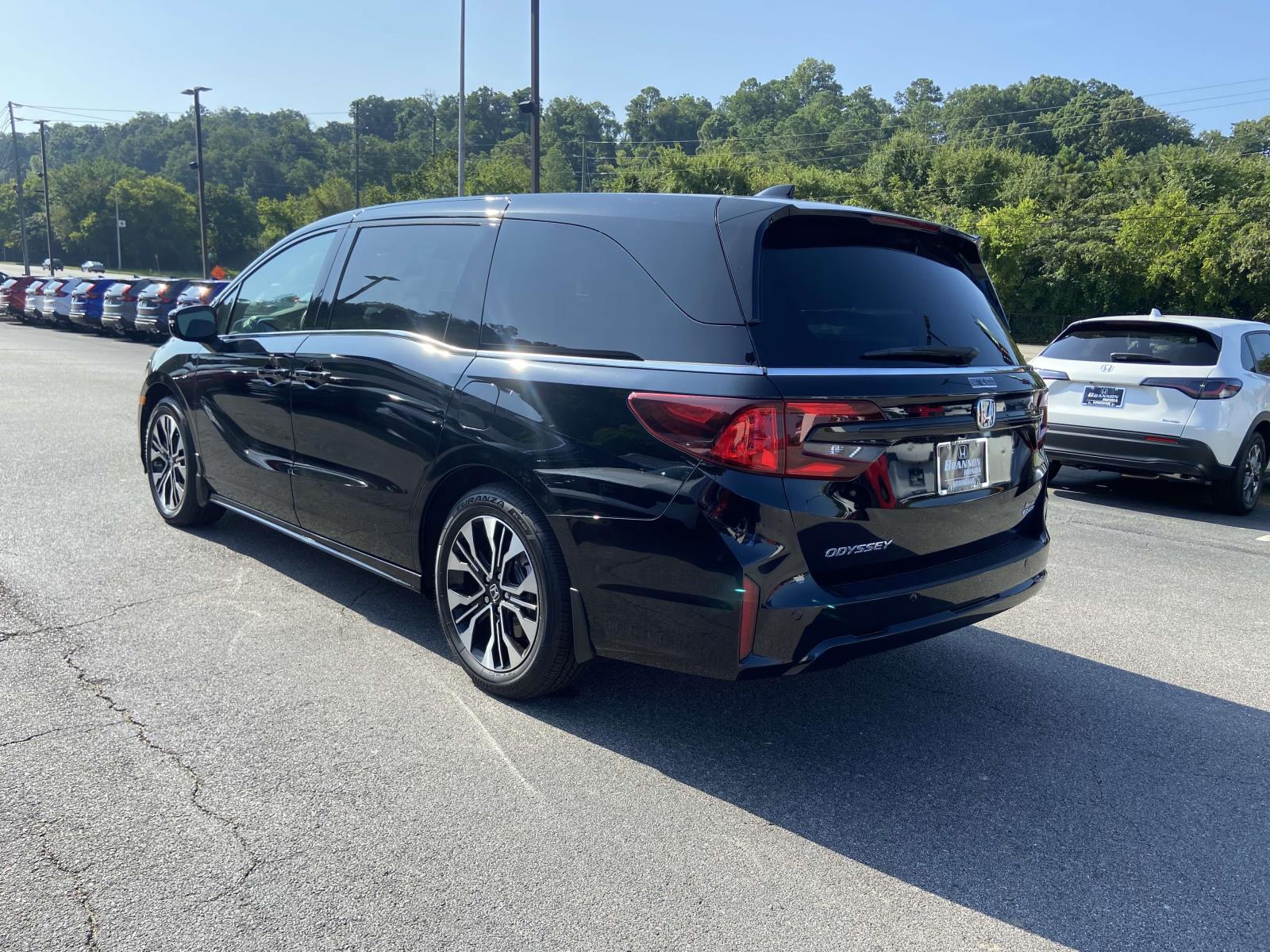 2025 Honda Odyssey Elite photo 3
