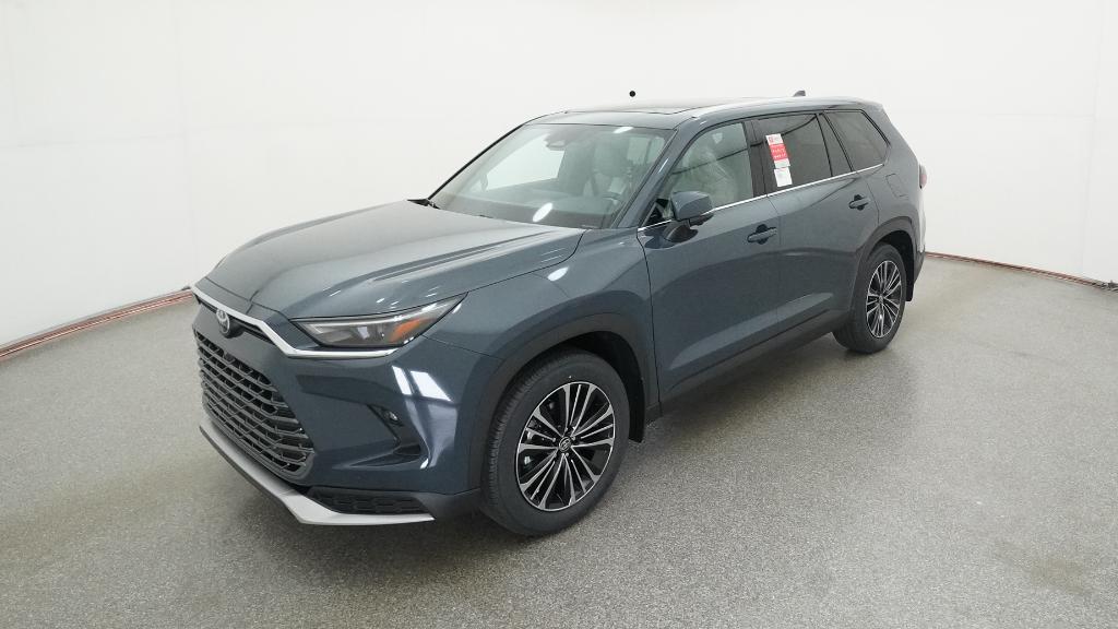 2026 Toyota Grand Highlander Platinum's photo