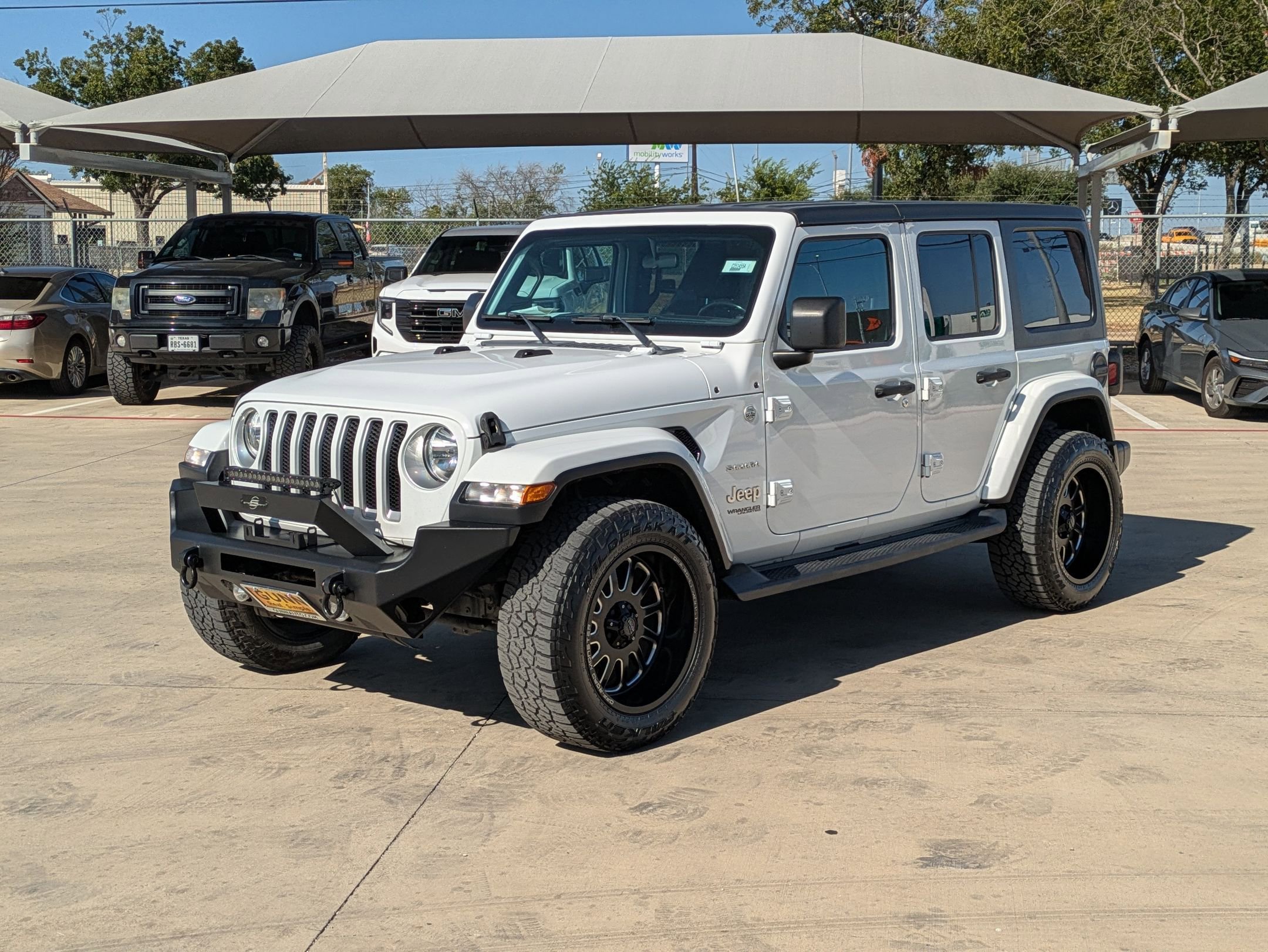 2019 Jeep Wrangler Unlimited Sahara photo 7