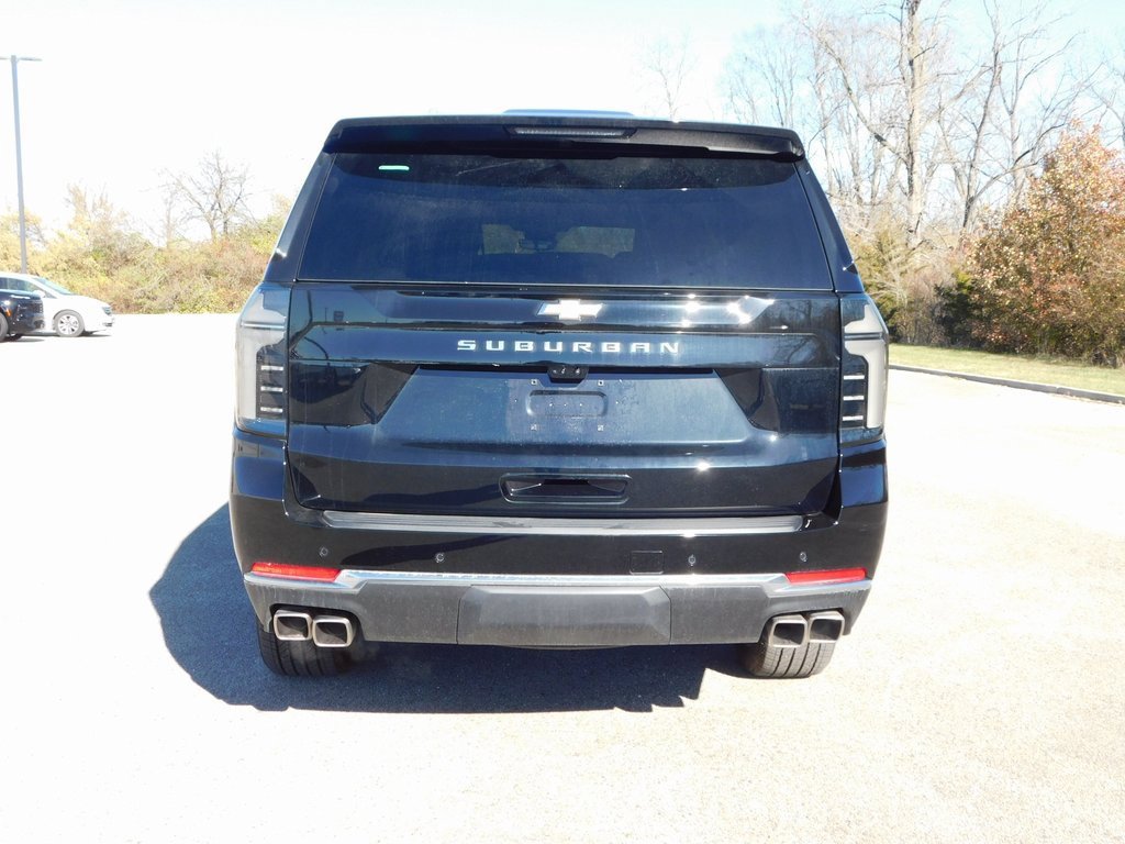 2025 Chevrolet Suburban High Country photo 4