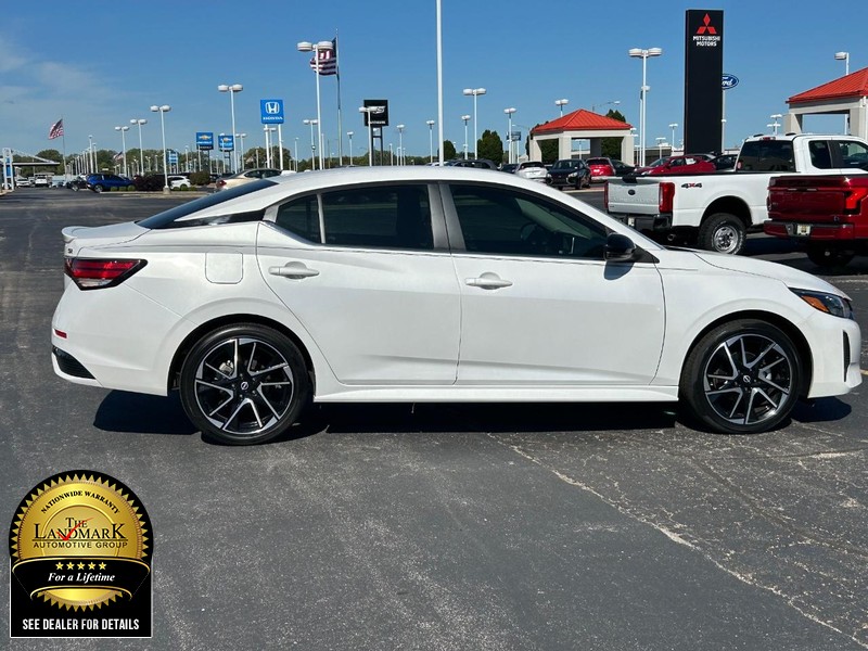 2024 Nissan Sentra SR photo 2