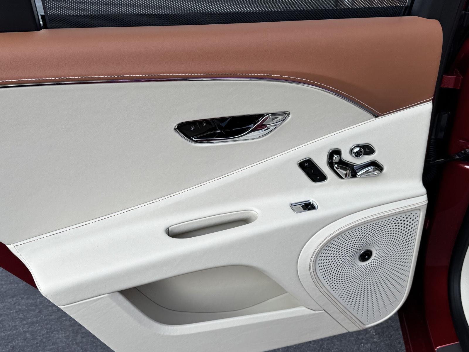 2026 Bentley Flying Spur photo 34
