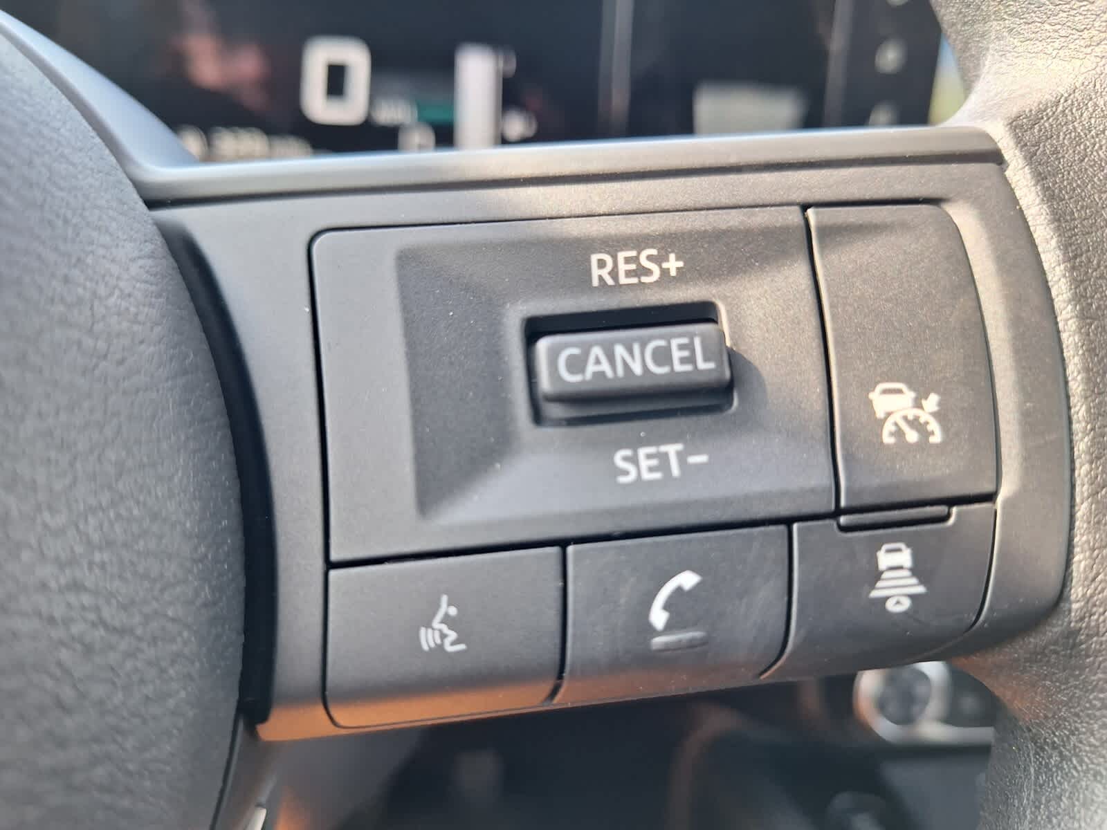 2025 Nissan Kicks SV photo 13