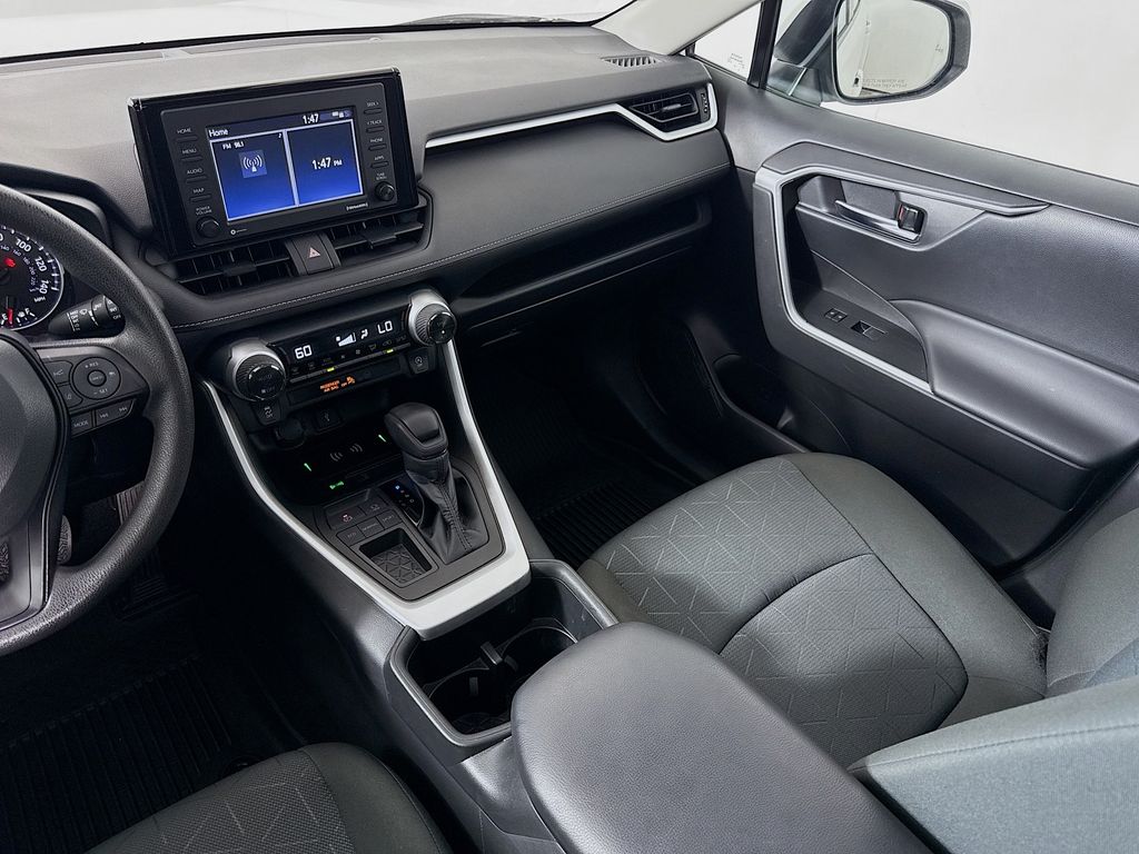 2022 Toyota RAV4 XLE photo 23