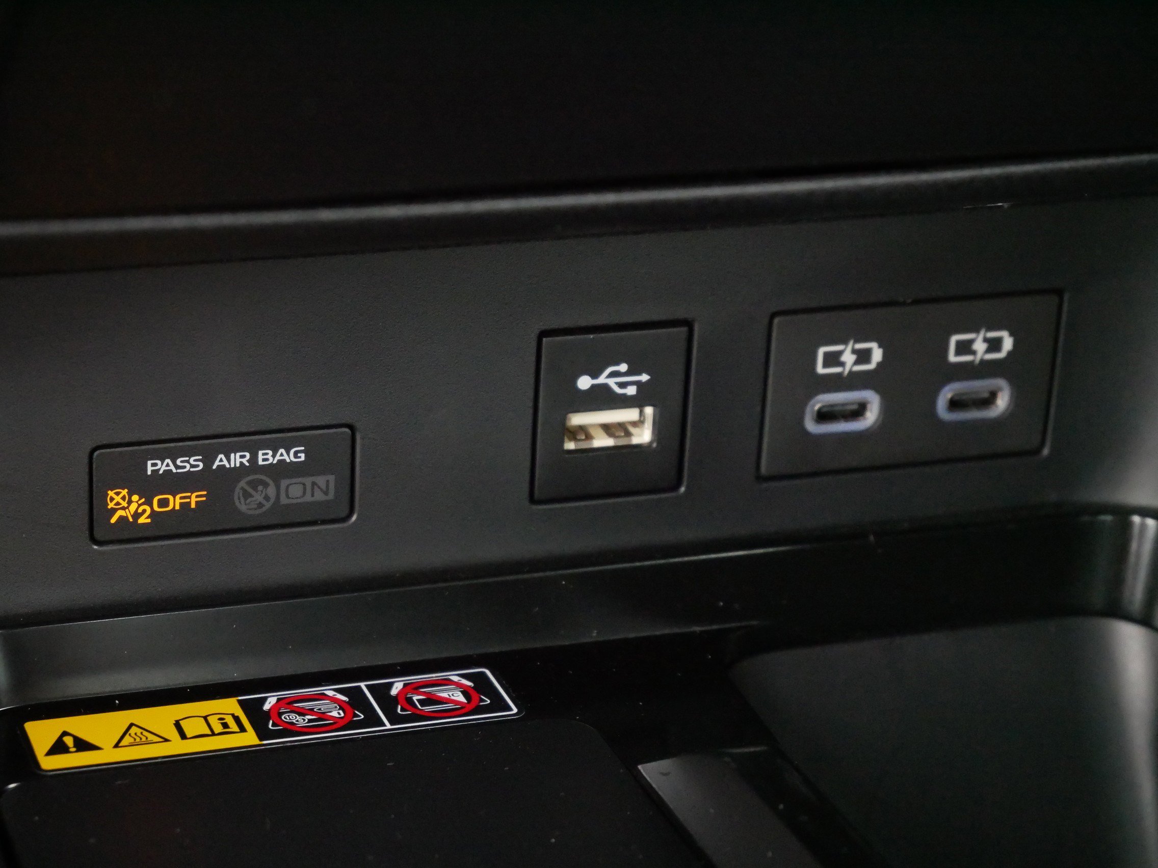 2025 Toyota Camry SE photo 29