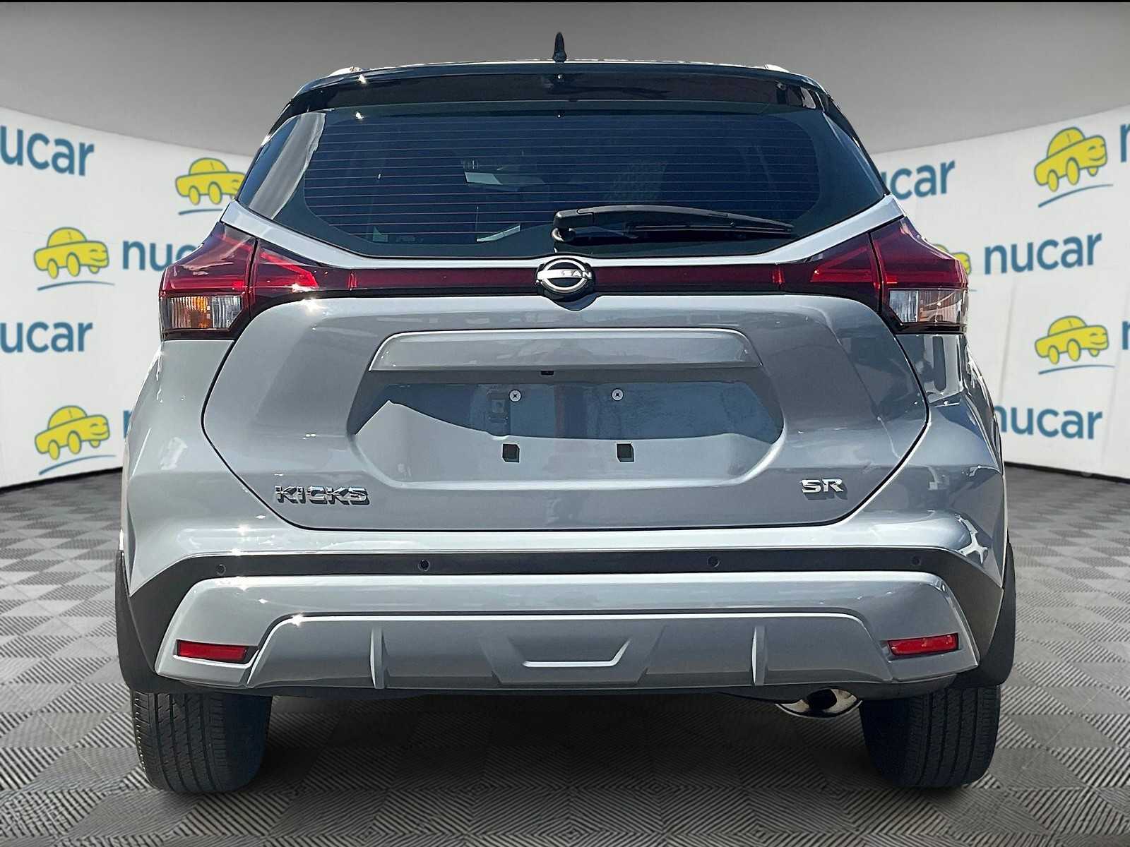 2023 Nissan Kicks SR photo 5