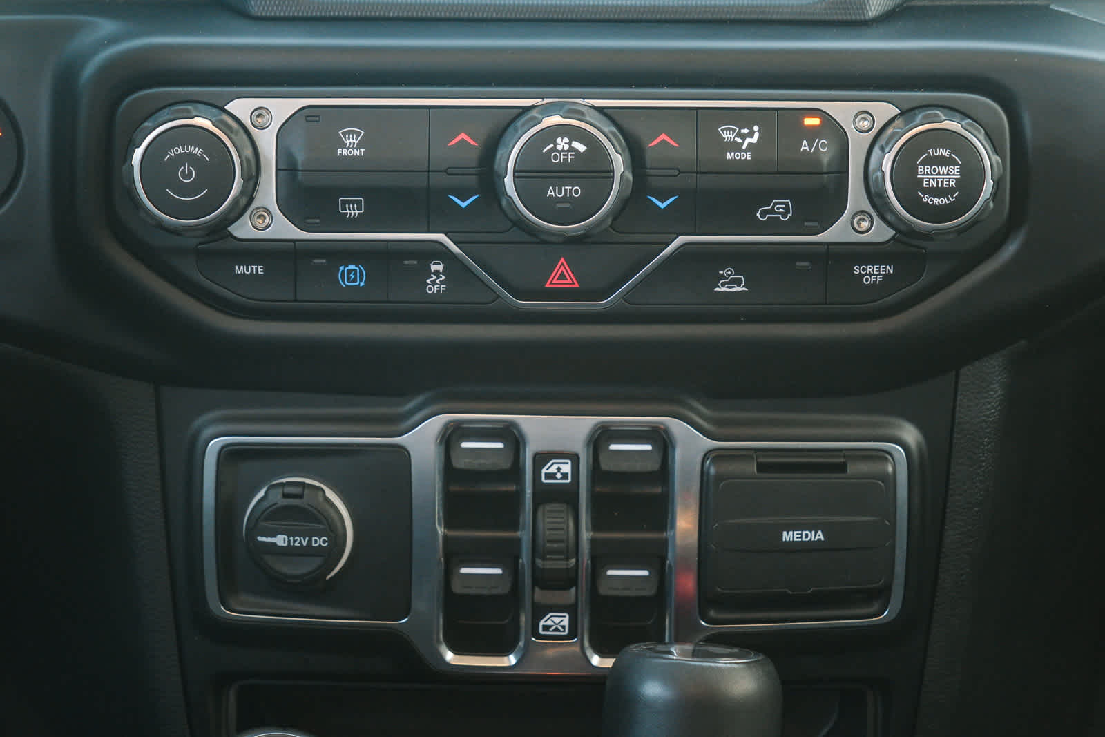 2022 Jeep Wrangler 4xe Unlimited Sahara photo 14