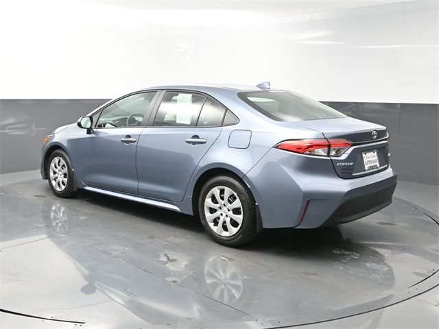 2025 Toyota Corolla LE photo 4
