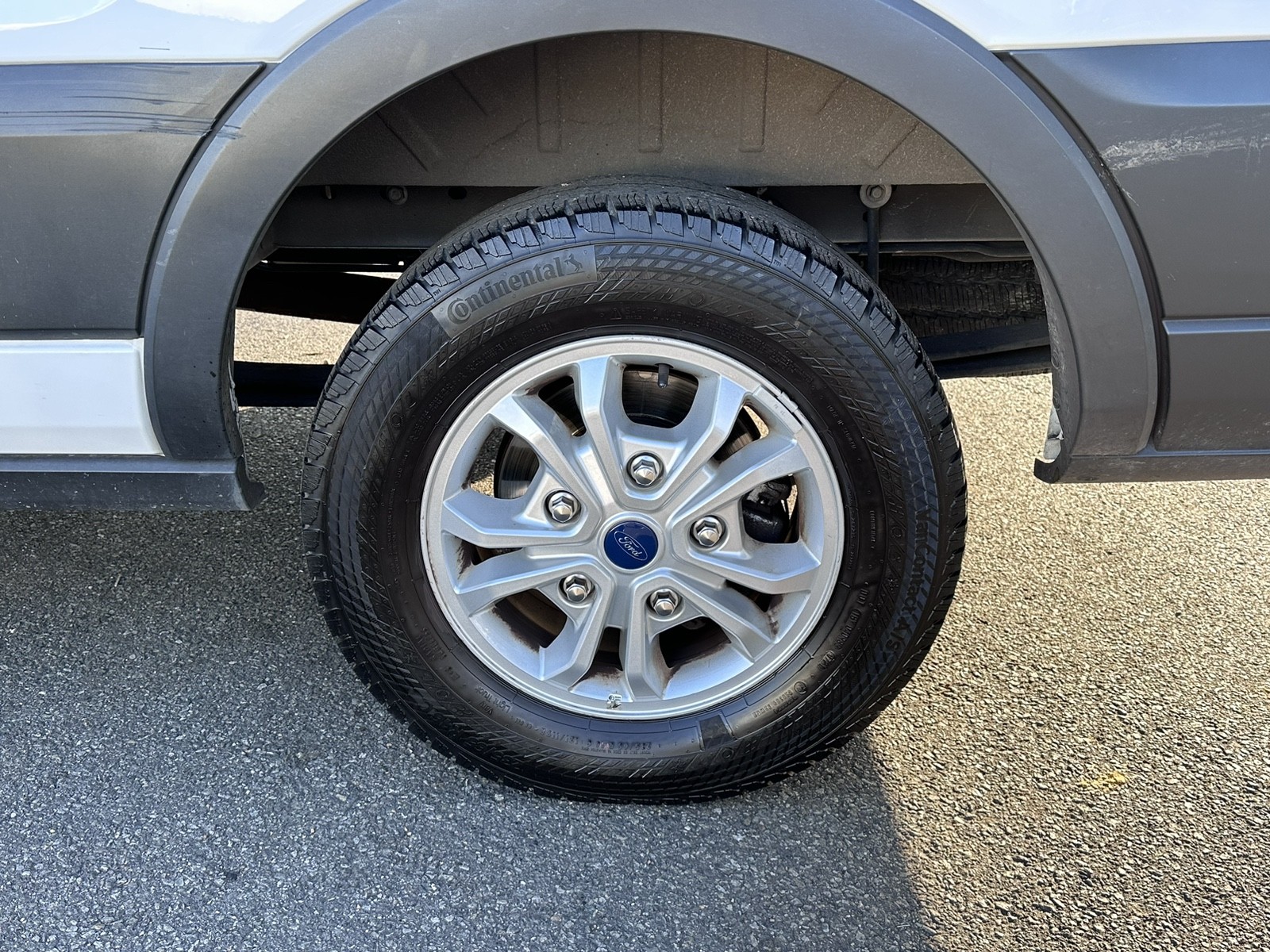2021 Ford Transit Passenger XLT photo 15