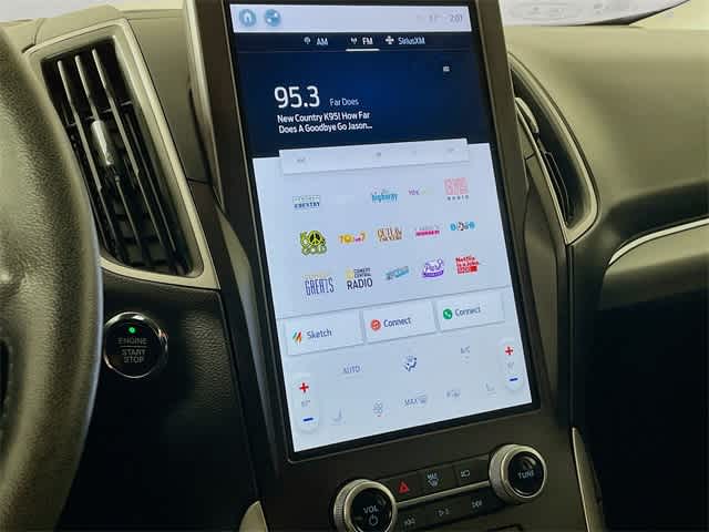 2021 Ford Edge SEL photo 14