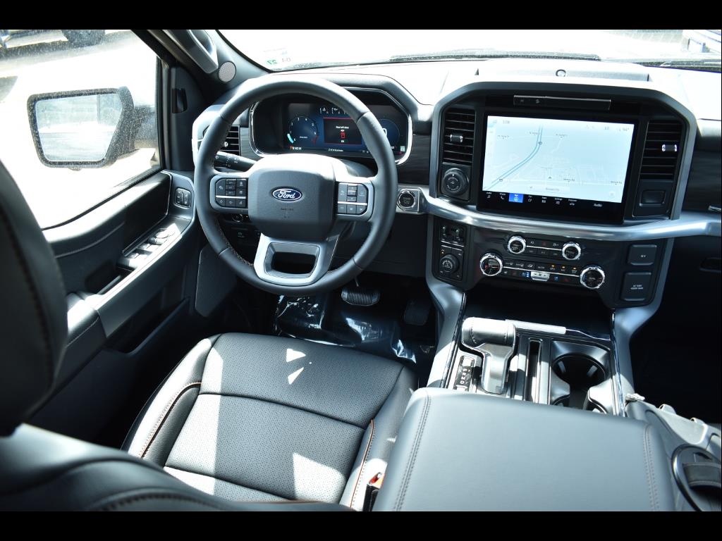 2025 Ford F-150 Lariat photo 3