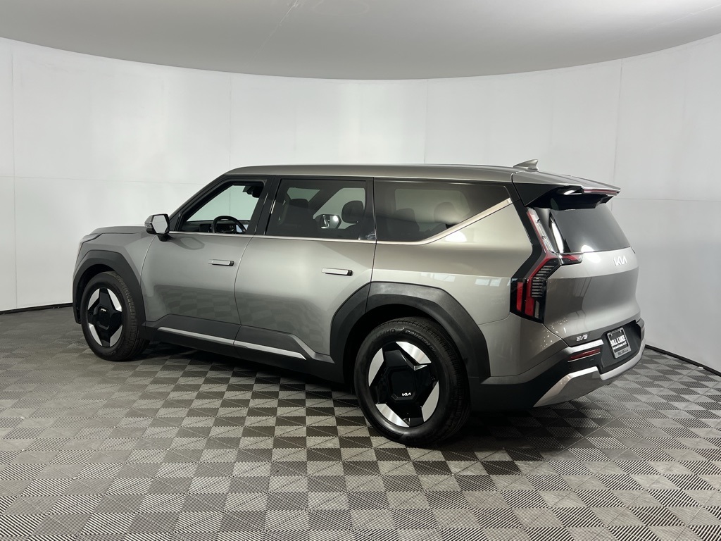 2024 Kia EV9 Light Long Range photo 2