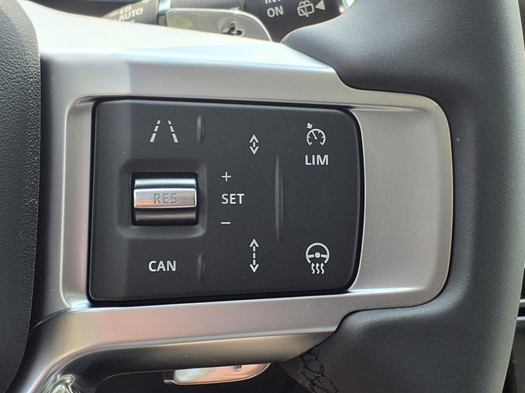 2025 Land Rover Discovery SE photo 11