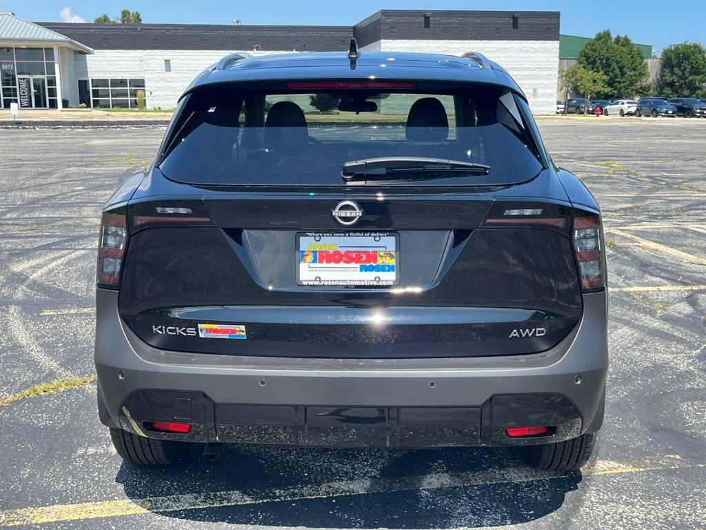 2025 Nissan Kicks SV photo 2